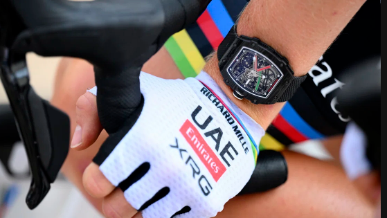 Richard Mille（リシャール・ミル）の超高級時計を着用するタデイ・ポガチャル選手